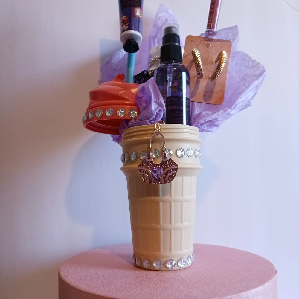 Ice Cream Cone Nicole Miller, Betsey J Celebration Concept/Gift Set
